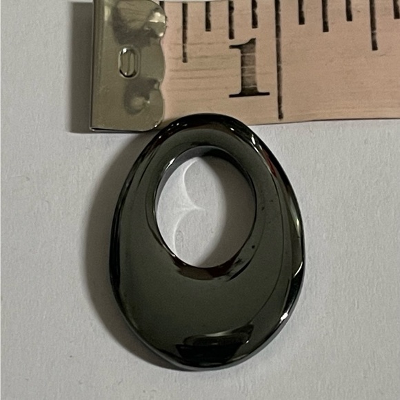 Black Polished Open Tear Drop Stone Pendant - Picture 3 of 4